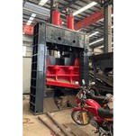 Hydraulisk portalsax för tung-metallkapning